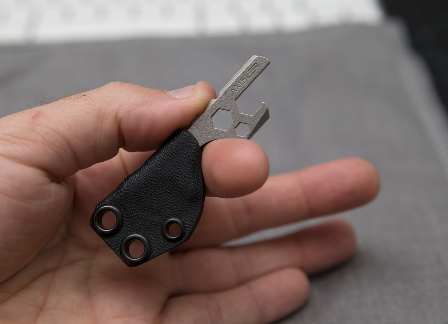 Amsler knives Bottle breaker tool